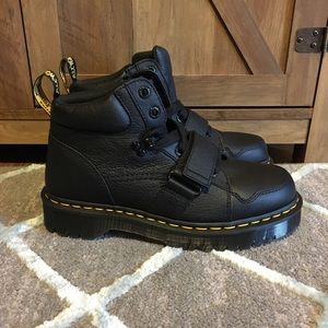 Dr. Martens Zuma II